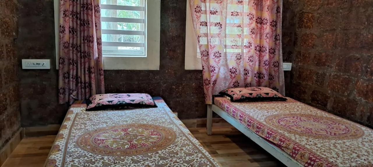 Riverstone Riverfront Stay Гокарна Номер фото