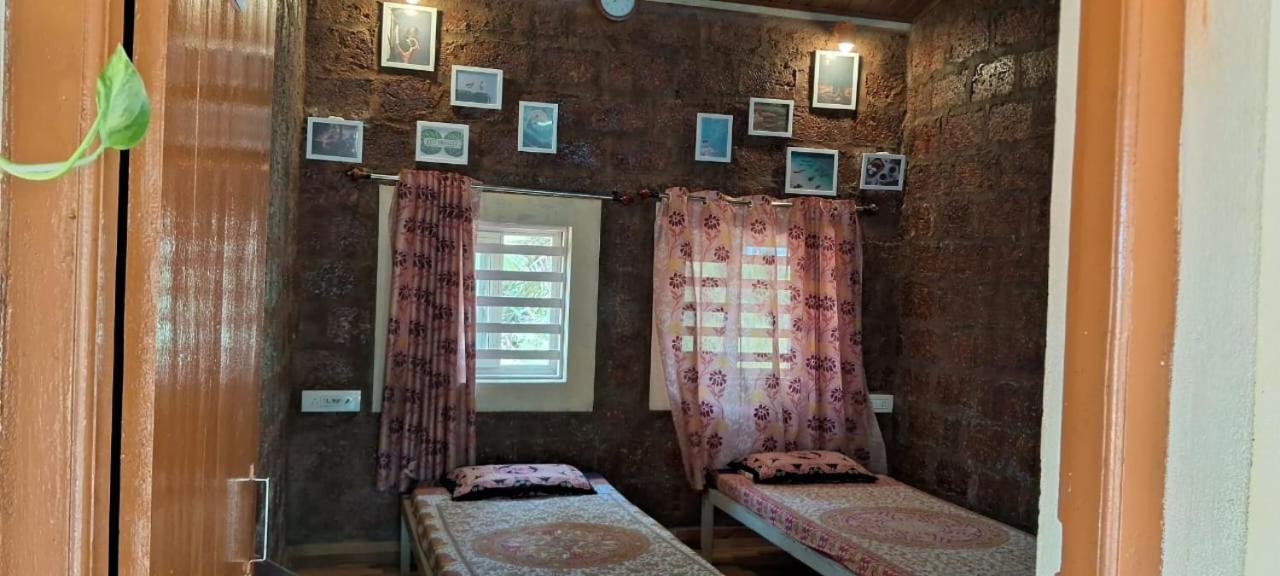 Riverstone Riverfront Stay Гокарна Номер фото